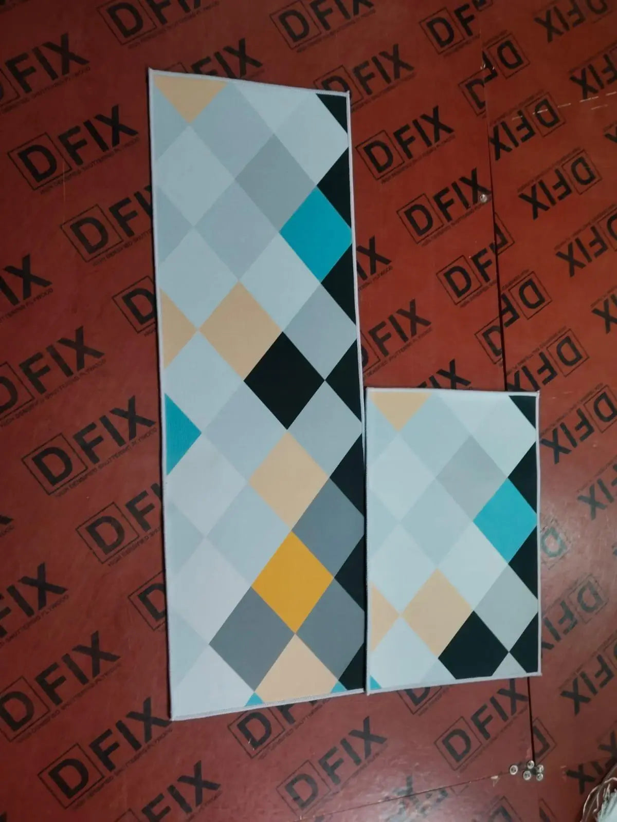 2 pcs  Kitchen Mat ( Random Color & Design)